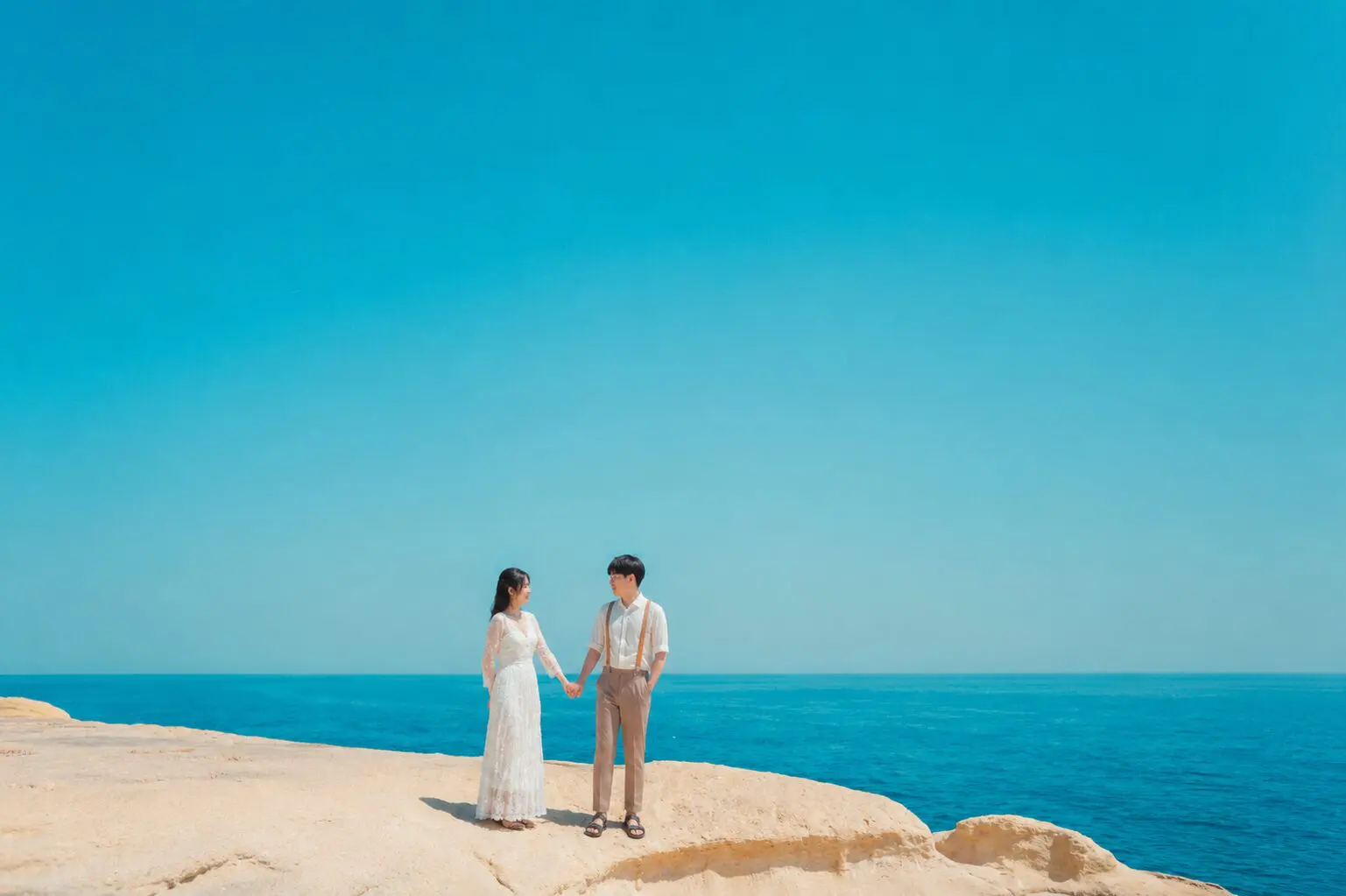 結婚式したかったけど、パートナーが否定派なので挙げなかった人