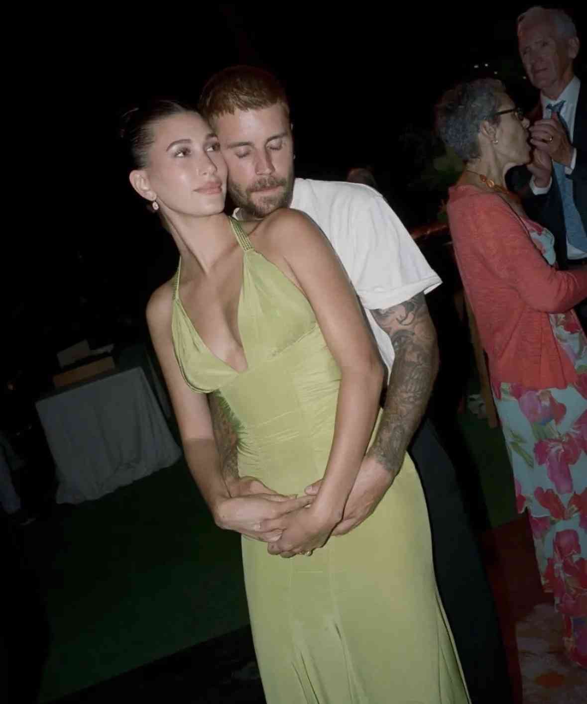ジャスティン・ビーバー、妻・ヘイリーとの夫婦ショット公開「まるで映画の世界」「オーラすごすぎて眩しい」と反響
