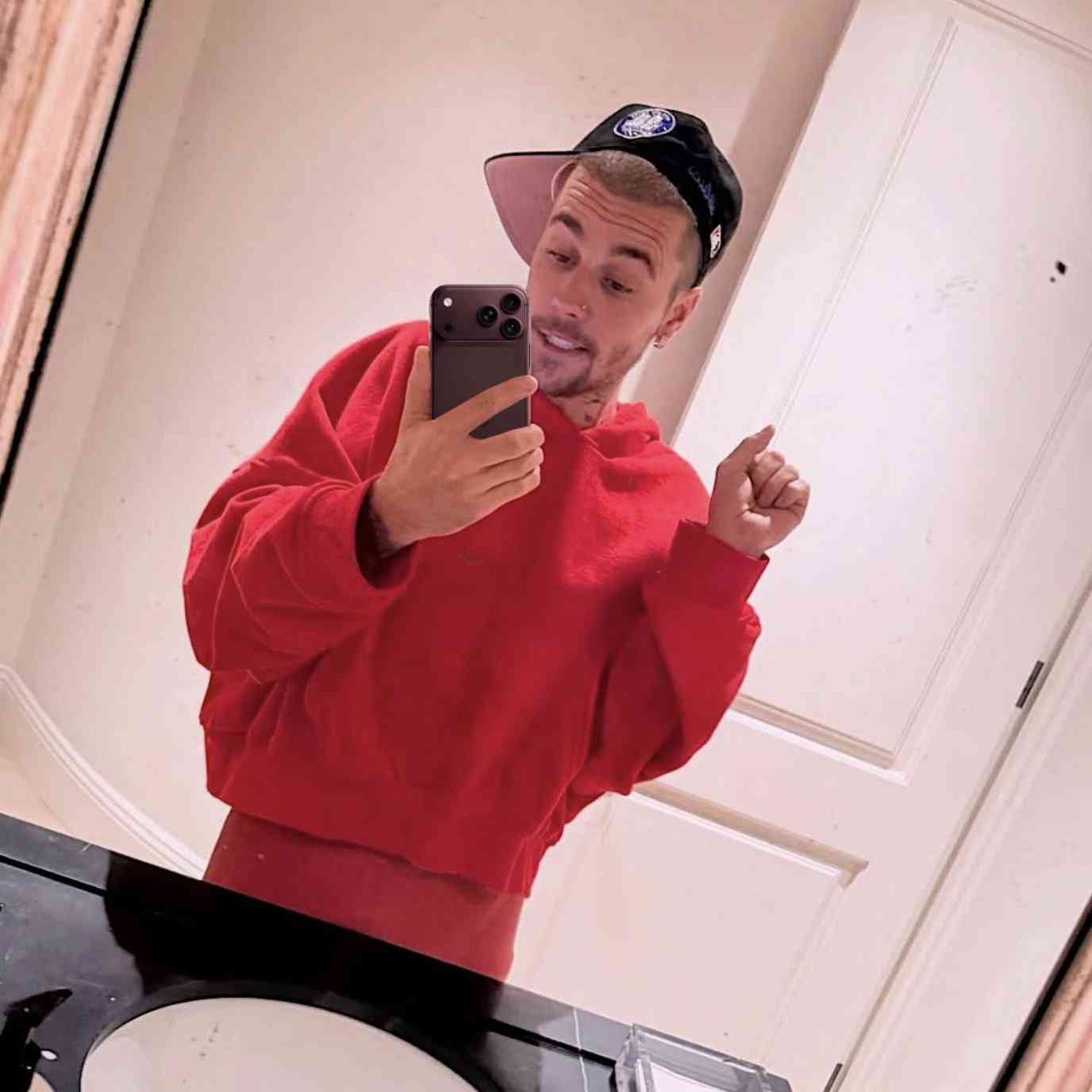 ジャスティン・ビーバー、妻・ヘイリーとの夫婦ショット公開「まるで映画の世界」「オーラすごすぎて眩しい」と反響