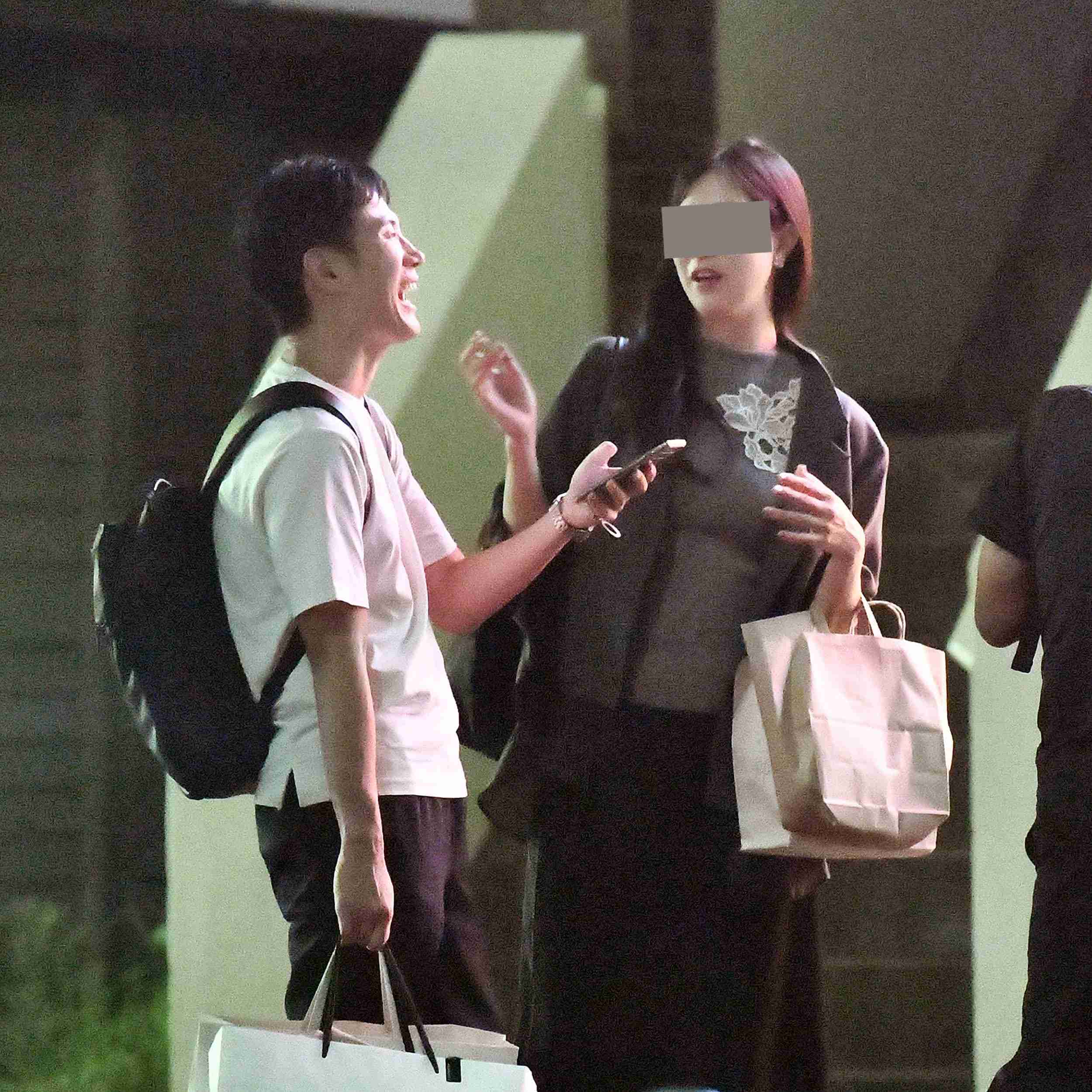 黒田みゆアナ、インスタの“バンドTシャツ”に「まだ匂わせるのか」SNS騒然…熱愛報道の宮舘涼太が愛用