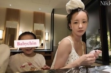 【リッツ脱衣所騒動】板野友美　「営業時間外だった」ホテル新声明で「4歳の子どもを深夜まで」と再炎上