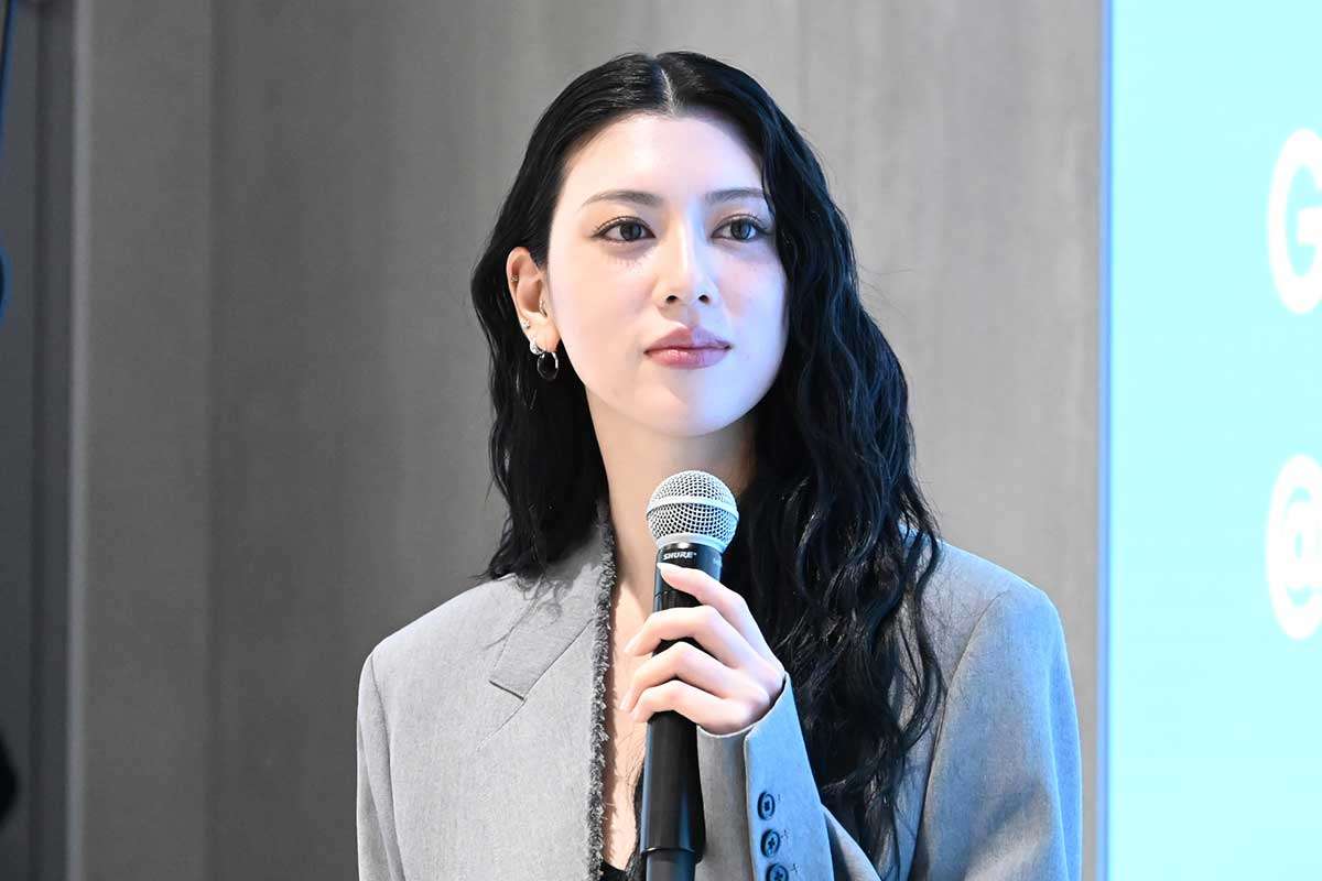 三吉彩花、「顔面麻痺」から復帰直後の韓国 “ぽってり” メイクをキャッチ「カバーするためかな」ファンも不安
