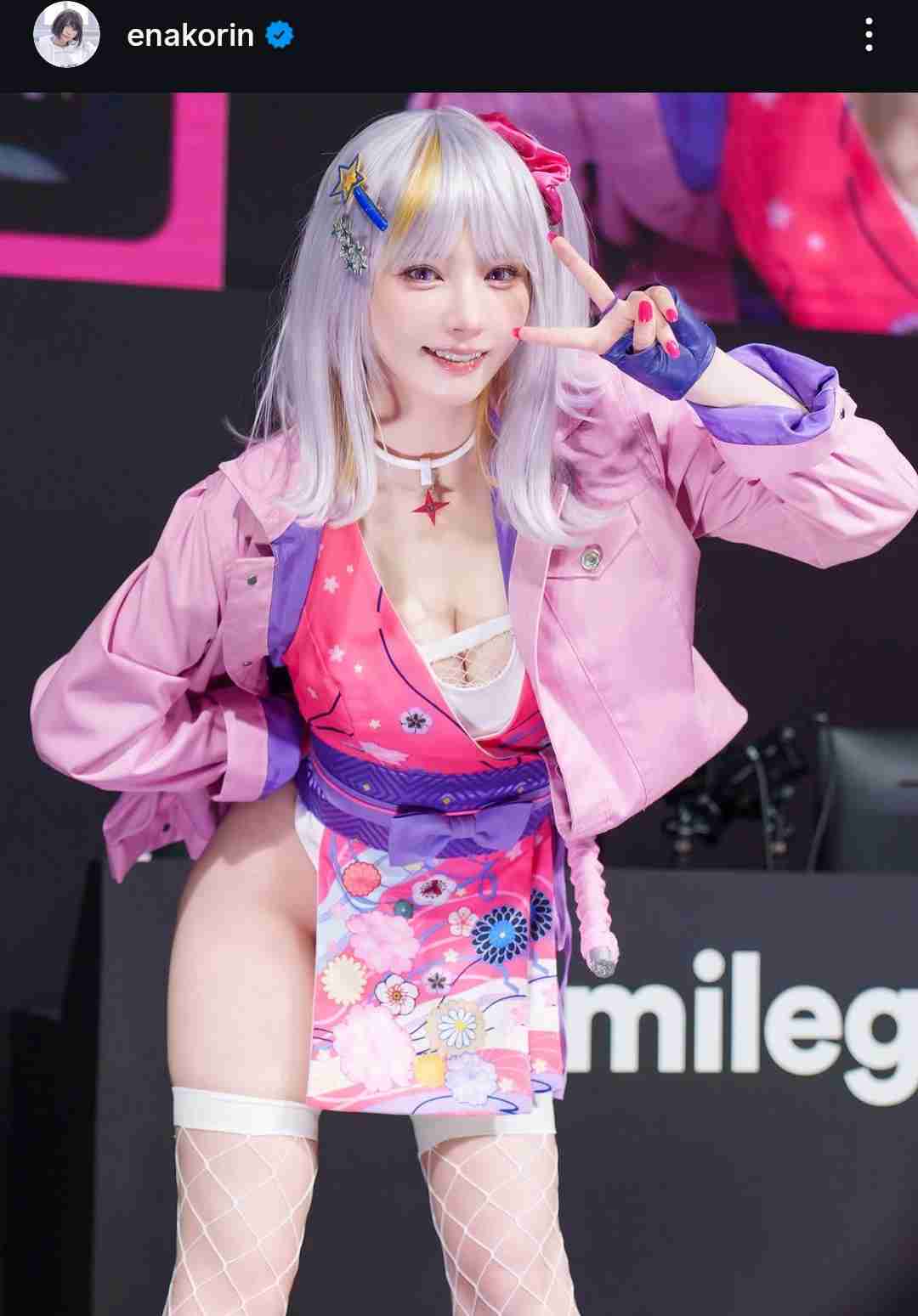 「黒ずみやブツブツがあって…」お尻のケアを公開するえなこに「さらすの凄い」「画像ばかりか動画でも!」「これは神対応」