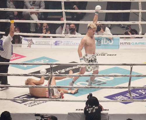 【ボクシング】那須川天心、王者・井上拓真に再び敗れる…7回に左を合わせダウン奪うも攻めきれず　”神童”が格闘技人生の岐路に