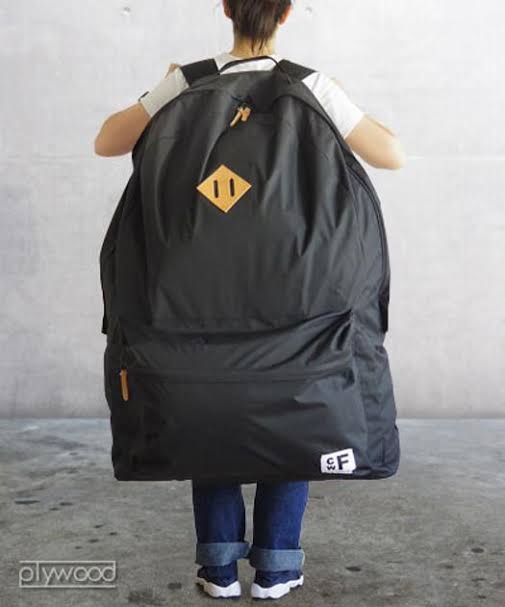 一泊分の荷物が入るリュック教えてください