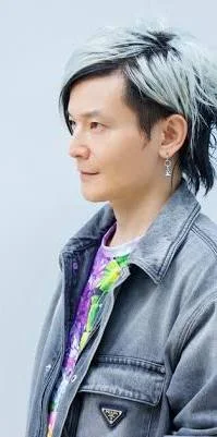 40代半ばで、グレイヘアは早いでしょうか?