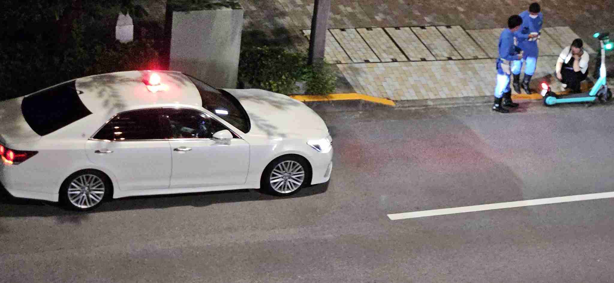 「LUUP」に3年間乗り続ける30代記者が車と衝突。「救急搬送される重傷でも、返却はセルフ」の衝撃