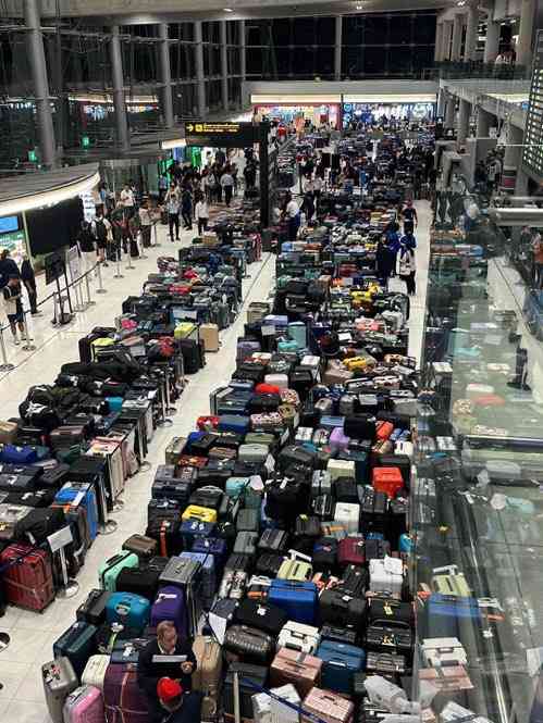 “異例”タイ洪水で40人死亡　首都バンコクも大規模冠水　空港には大量の荷物が…職員不足で処理追いつかず 航空貨物は1週間受け入れ停止