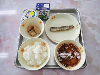 富山県砺波市の給食にネット衝撃　材料費高騰の波か…市HPへアクセス集中する事態に