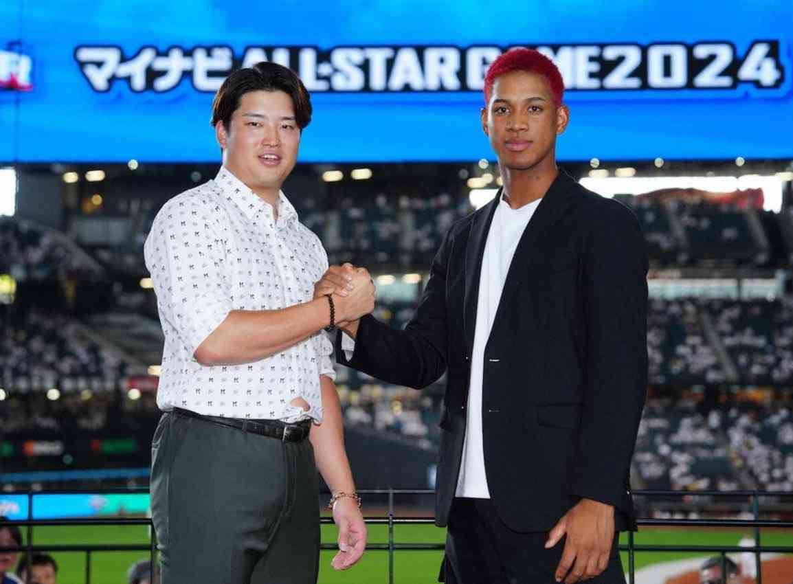 村上宗隆に米メディア殺到　シャンパンファイト中に続々インタビュー→英語駆使も「アイドンスピークイングリッシュ！」解説者が爆笑する場面も