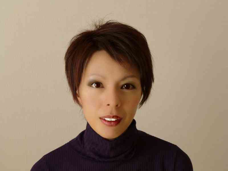 デジカメの「ワンタッチメイク」機能が凄い!