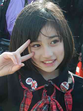 前田敦子&大島優子にそっくり!奇跡の美少女小学生「佐々木莉佳子」が話題に