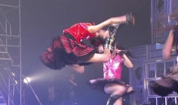  ももいろクローバーZがFNS歌謡祭で紅白の宣伝ｗｗ