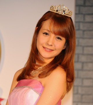 トリンドル玲奈、誕生日に公式サイト開設