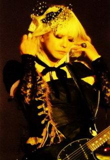 hyde(43)の女装をご覧ください