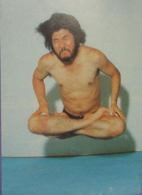 力士とえびぞりジャンプ!ももいろクローバーZがNHK福祉大相撲に登場