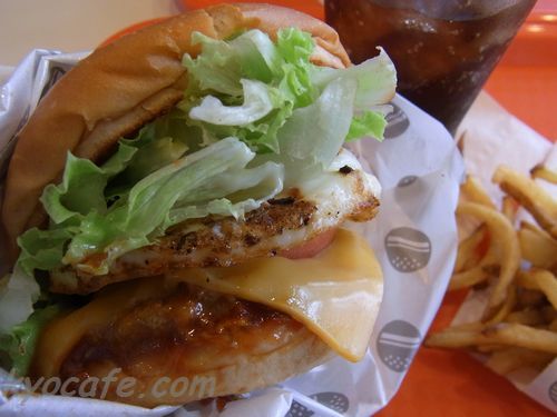 建設業者がハンバーガー屋を開店! 打倒マクド・モスのダイコクバーガー