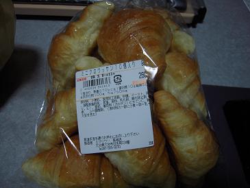 コンビニやスーパーなどで買える、美味しいパンは？