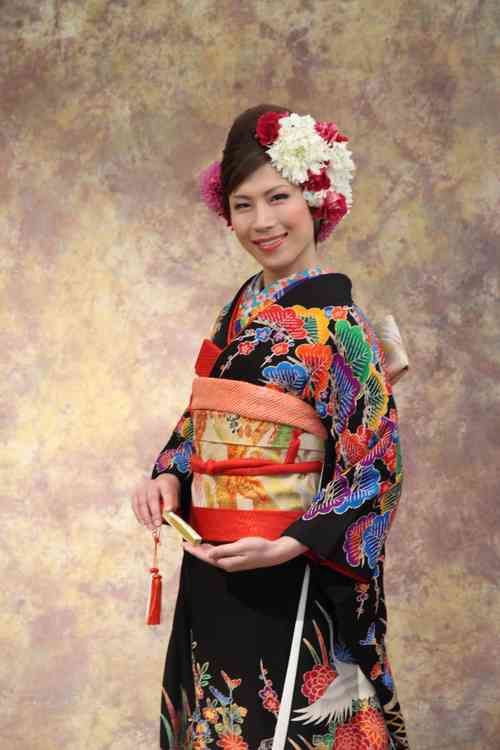 前代未聞！麻倉ケイト“ニューハーフの花嫁モデル”が話題に