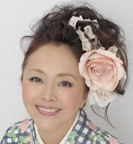 熊谷真実、53歳バースデー挙式に大感激「2人で力を合わせて、笑いの絶えない明るい家庭を築いていきたい」