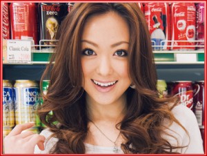 阪神・西岡剛と離婚協議中のモデル徳澤直子、4月から大学生に