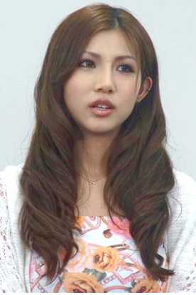 女優・佐藤仁美が今井メロを批判「役者を馬鹿にしてる」