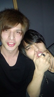 JYJジェジュン、“親友”山下智久とヘリコプターに乗って「休暇を満喫」