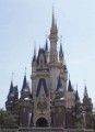 東京ディズニーランドでも学生による迷惑行為　高校生がビッグサンダーマウンテンの機関車に跨る - NAVER まとめ