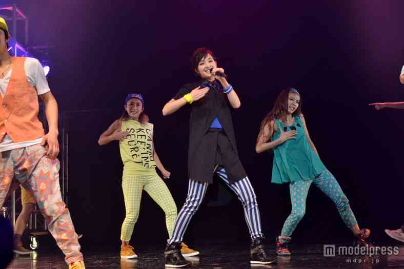 剛力彩芽、歌声初披露で号泣