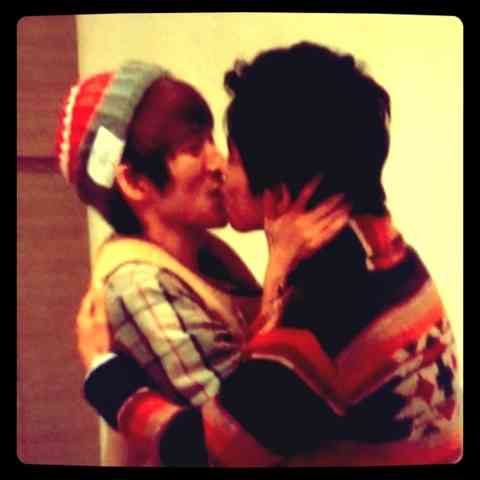 櫻井翔と相葉雅紀が『VS嵐』でまさかのキス！その真相は…