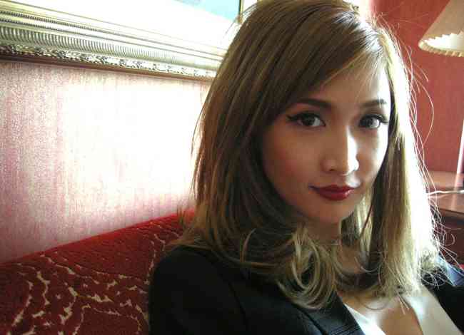 石原さとみ、モード誌で妖艶な表情が開花