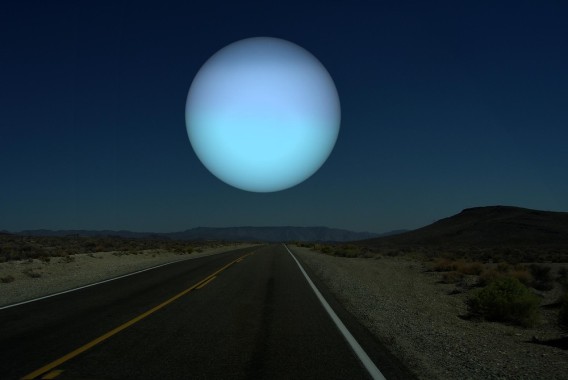 太陽系の惑星が月と同じ位置にあったら地球からどうみえるか？を視覚化した映像