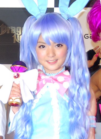 ももちこと嗣永桃子の綾波コスが絶望的に似合っていない件…