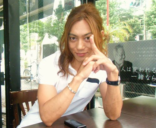 上原さくら夫が“怒りの反論”、週刊文春報道の脱税・暴力など否定