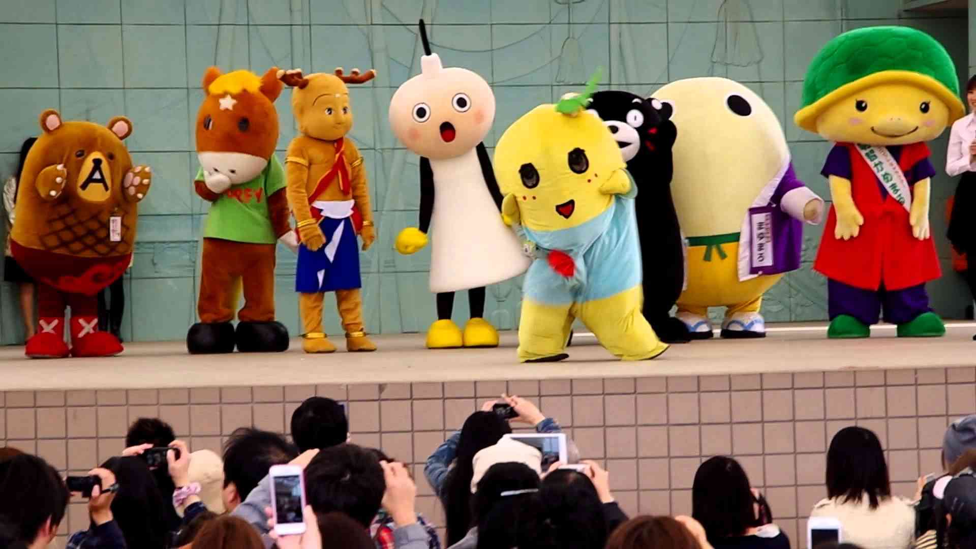 京都競馬場でふなっしーが大暴れ！！ - YouTube