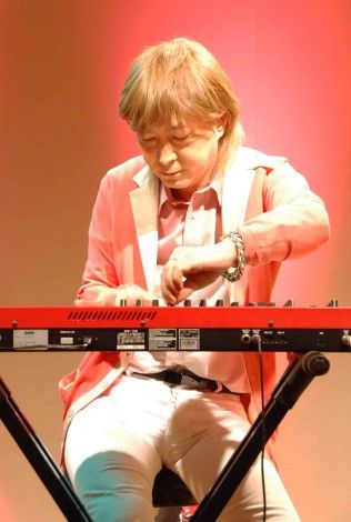 Ｃ型肝炎の小室哲哉、今月中旬に投薬終了「副作用、つらかった」