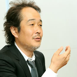 「福山雅治は間違いなくデヴィッド・ボウイに似ている」と海外で評判