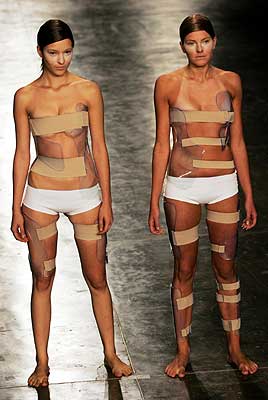 乳輪の圧迫が効果的? ジワッとしみる不快な“ワキ汗”解消3つの掟