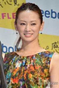北川景子、「体を鍛え始めました」　B’z稲葉浩志の腹筋を意識 - モデルプレス