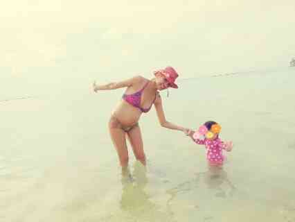 第2子妊娠6か月のSHEILA、大胆ビキニショット公開