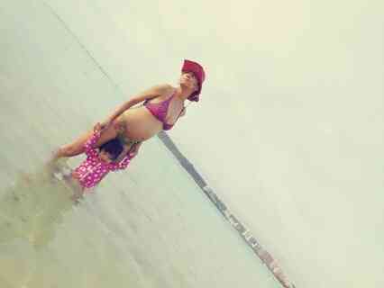 第2子妊娠6か月のSHEILA、大胆ビキニショット公開