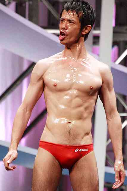 レイザーラモンHGがモデル業宣言！鍛えられた肉体をご覧ください