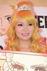 保田圭(32)のセーラー服姿をご覧ください…