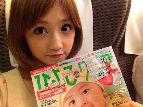 噛みつく我が子を「叱るか」「諭すか」。小倉優子のブログに意見続々