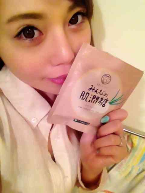 モデルに転向したレイザーラモンHGが目を整形したと話題に