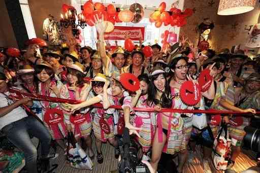 原宿に発生した“露出しまくりビキニ軍団”がヤバいww