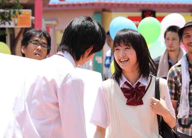 剛力彩芽、3年ぶりにロングヘアーを解禁！