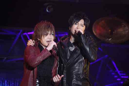 GACKTの40歳の誕生日を、ゴールデンボンバー鬼龍院翔らが祝福