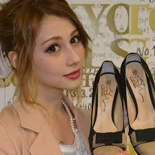 吉川ひなの、招待されていない結婚式に押し掛けるww