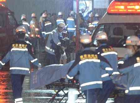 NEWS、コンサート雷雨で涙の中止